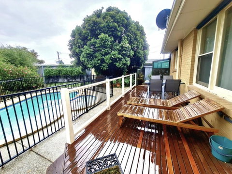Waterfront Quiet Stay Off Geelong & Avalon Airport - Accommodation Sunshine Coast 2