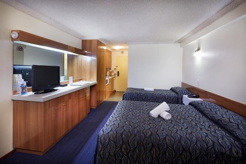 Windsor Lodge - Accommodation Sunshine Coast 2