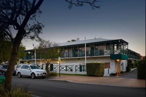 Windsor Lodge - Accommodation Sunshine Coast 0