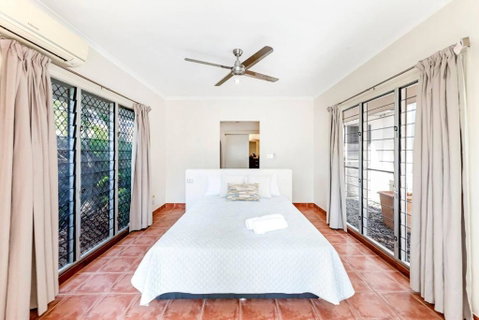 An Absolute Poolside Break By Casuarina Beach - Accommodation Sunshine Coast 4