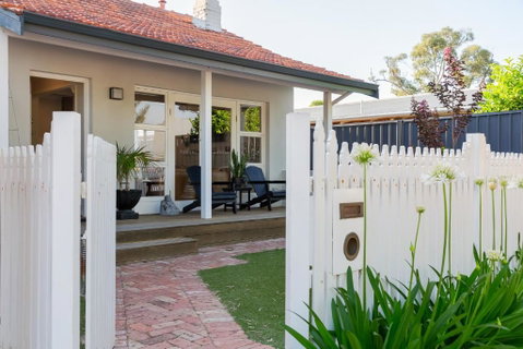 Guildford Cottage By Swan Bnb Management - Accommodation Sunshine Coast 0