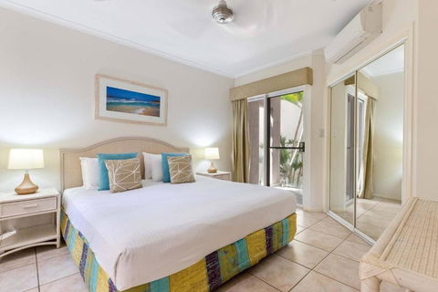 Yasmin At Coral Horizons: Retro Vibes On The Beach - Accommodation Sunshine Coast 2