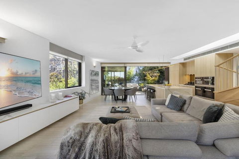 YAWA1B - Bellevue Hill Penthouse - Accommodation Sunshine Coast 1