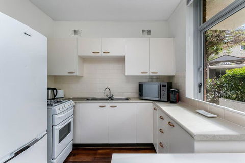 YNG03 - Cremorne - Young Street - Accommodation Sunshine Coast 2