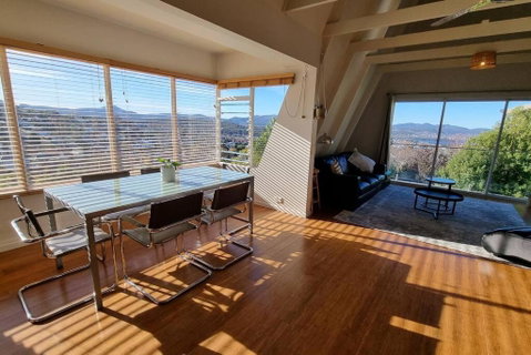 Zenith Lodge - Accommodation Sunshine Coast 0