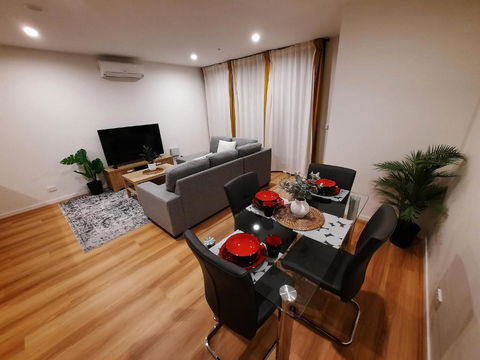 ZMITH Apartment - BROOKE, - Near AIS, GIO Stadium, UC, & Nth - Canberra Hospital - Accommodation Sunshine Coast 0