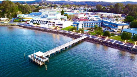 Zorba Waterfront Motel - Accommodation Sunshine Coast 0