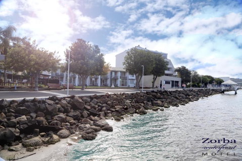 Zorba Waterfront Motel - Accommodation Sunshine Coast 2