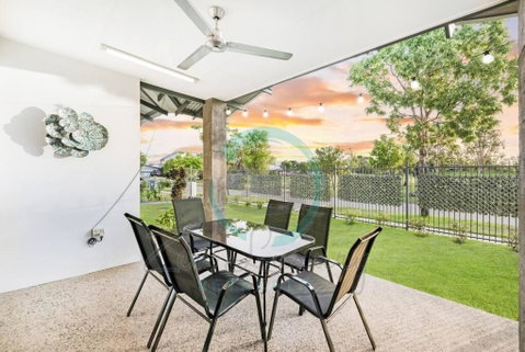 Zenhouse: Stylish Muirhead Home Near Park/Hospital - Accommodation Sunshine Coast 1