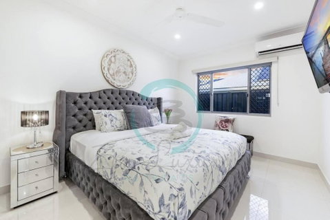 Zenhouse: Stylish Muirhead Home Near Park/Hospital - Accommodation Sunshine Coast 3