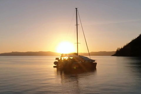 2-Night Whitsunday Islands All-Inclusive Sailing Tour From Airlie Beach - Accommodation Sunshine Coast 0