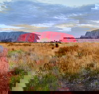 Uluru Ayers Rock Sunset with Outback Barbecue Dinner and Star Tour - Accommodation Sunshine Coast