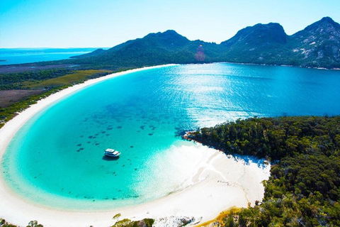 Wineglass Bay Private Charter Service - Accommodation Sunshine Coast 2