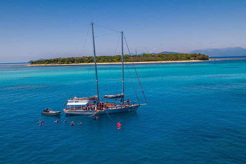 Ocean Free Green Island & Great Barrier Reef Snorkel Cruise, Cairns 25 Guests - Accommodation Sunshine Coast 0