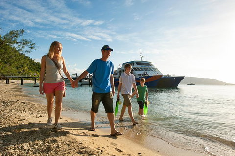 Fitzroy Island Catamaran Transfers From Cairns - Accommodation Sunshine Coast 3