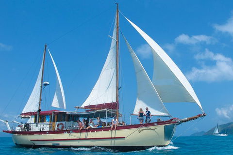 2-Day Whitsundays Sailing Adventure: Summertime - Accommodation Sunshine Coast 1